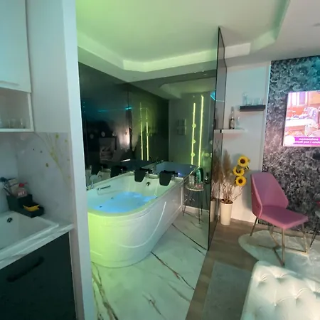 Lägenhet Love Spa Apartman *